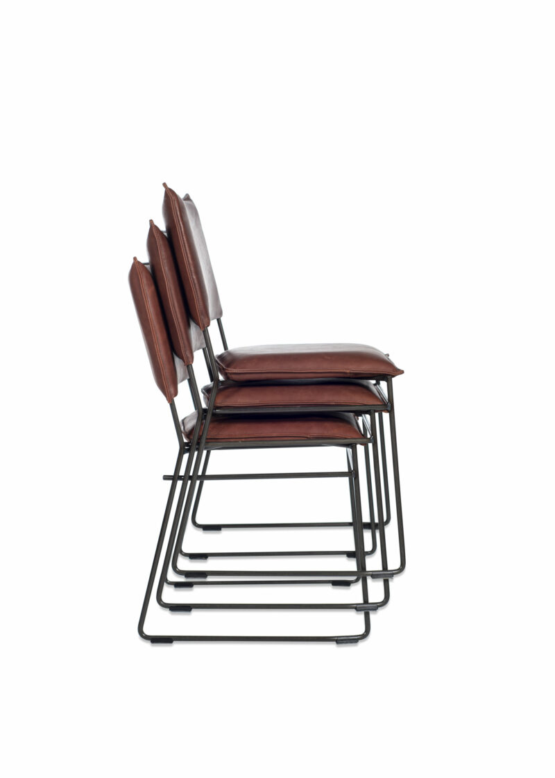 Norman stackable spisestol i Bonanza British Tan fra Jess Design