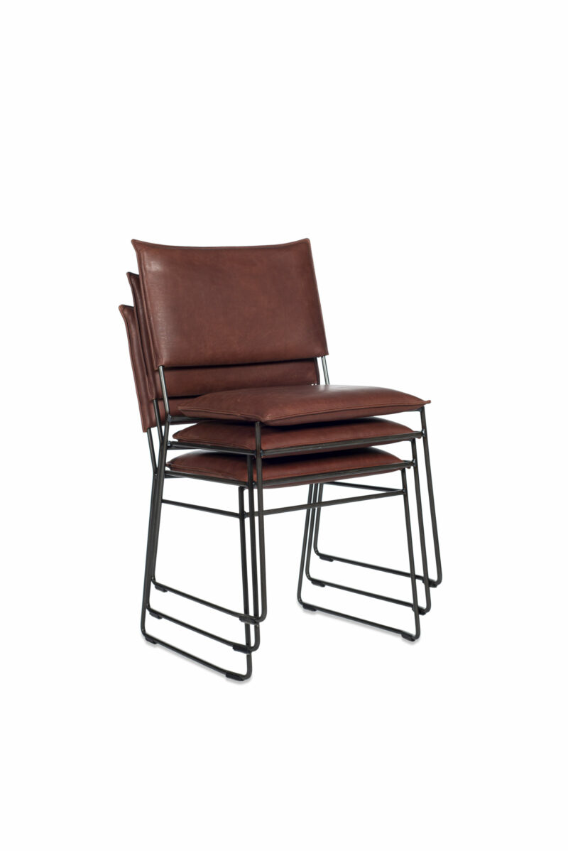 Norman stackable spisestol i Bonanza British Tan fra Jess Design