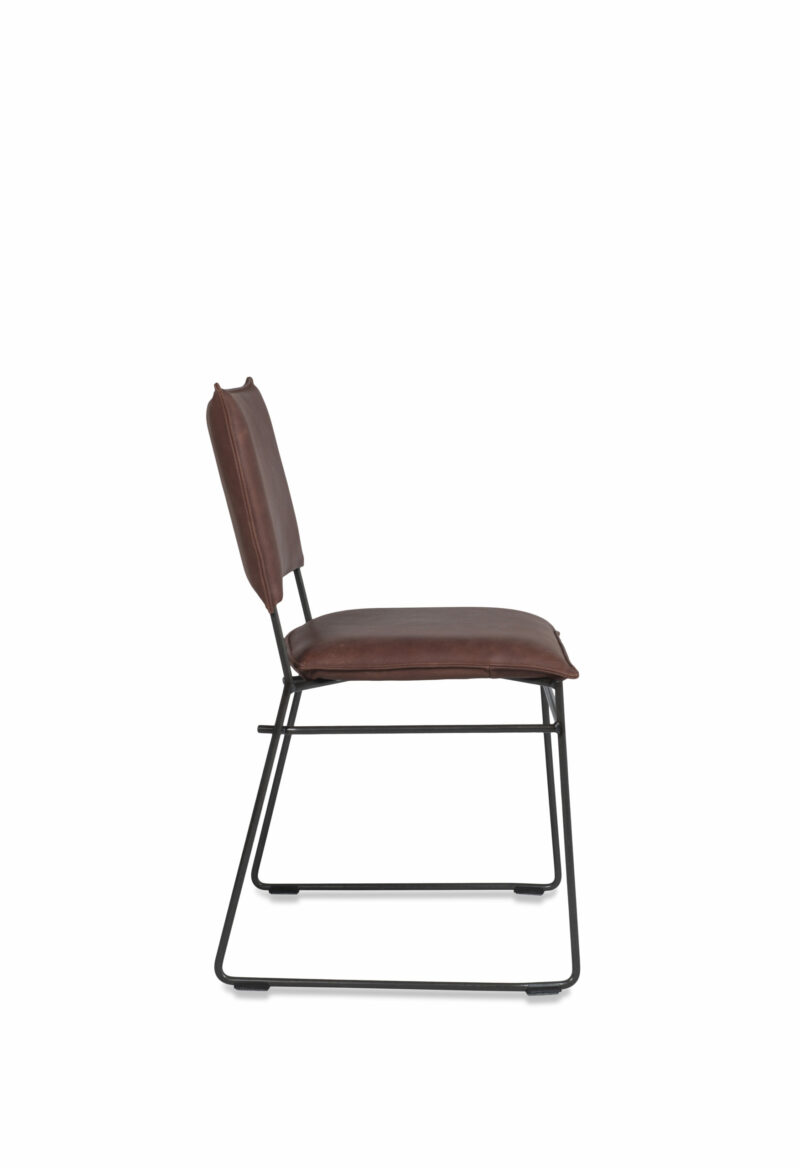 Norman stackable spisestol i Bonanza British Tan fra Jess Design