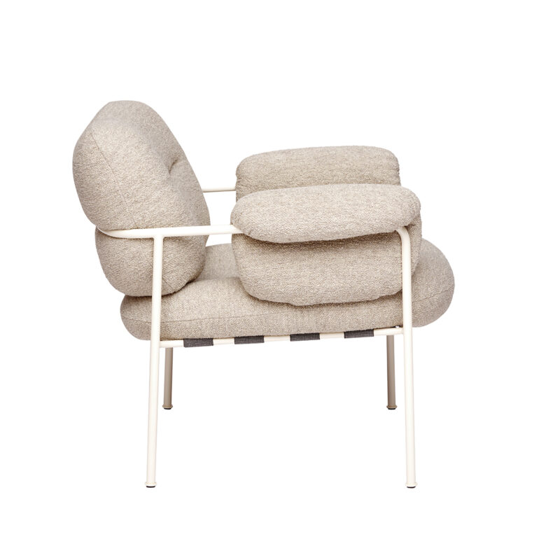 Bollo lenestol i Barnum Sand 02 med Pearl White Ral 1013 bein fra Fogia
