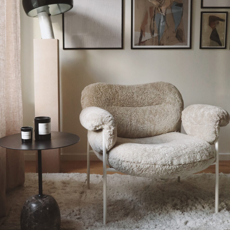 Sheepskin Mohawi Mohawii med Pearl White Ral 1013 bein fra Fogia