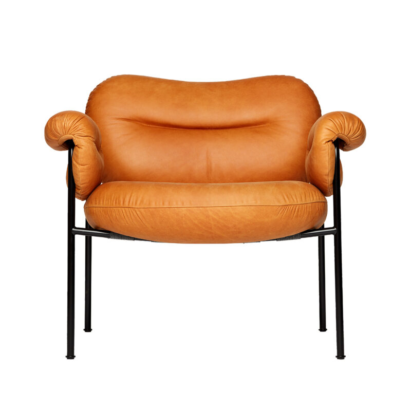 Bollo lenestol i Vintage Cognac med Matte Black Ral 9005 bein fra Fogia