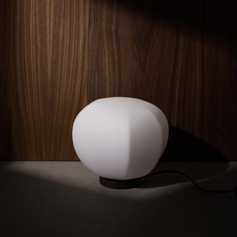 Persimon bordlampe fra Fogia