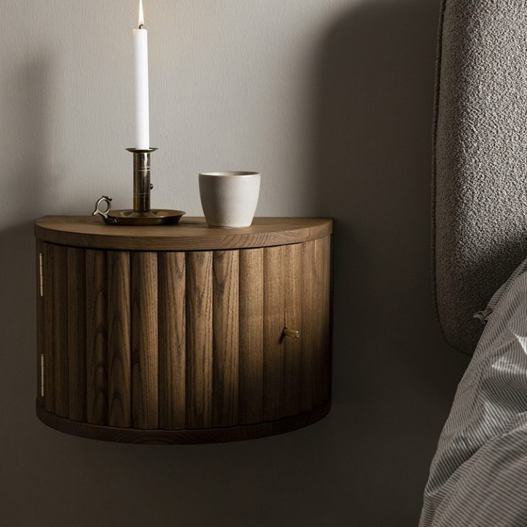 Kristensen Kristensen-velvet-nattbord-oppbevaringsrom-et-hjem-1