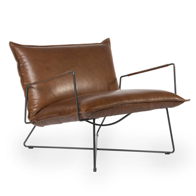 Earl low med armlener fra Jess design, produktbilde av stol med armlener, understell I old glory, skinn I Luxor fango