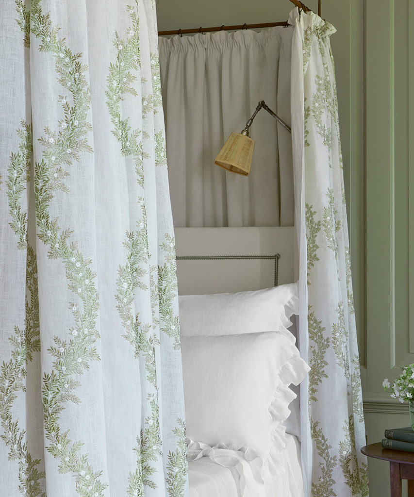 Tekstil+søm+tekstilavdeling+colefaxandfowler+gardin+puter+hotellfølelse+ethjem+bærumsverk+gardinoppheng+seng