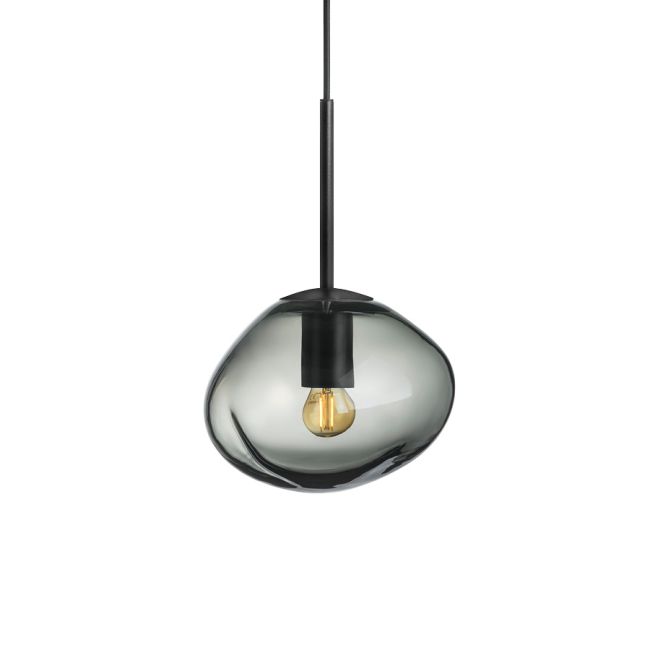 Crystal Stone | Røkgrå fra Hadeland Glassverk, produktbilde av lampe i størrelsen 250 mm med sort metall