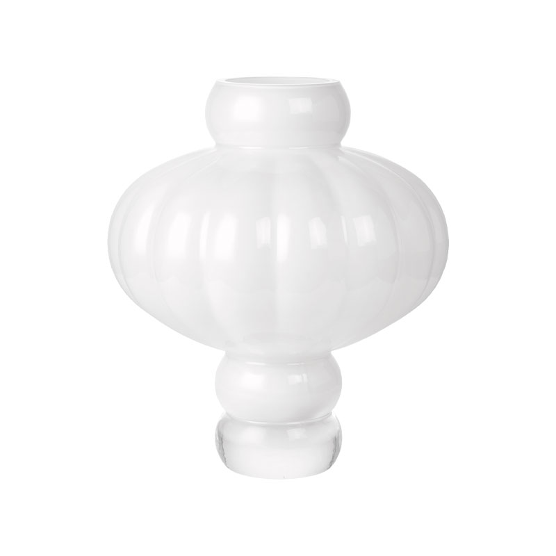 Balloon. vase 03 med opalt glass fra LOUISE ROE