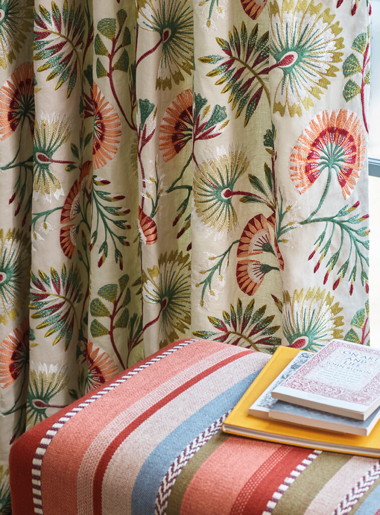 Møbeltapetserer-et hjem-jane churchill-tekstil Kansa Stripe, red J0236-01