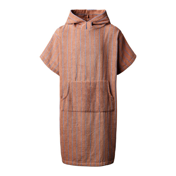 Naram poncho fra Bongusta i camel & ultramarine blue