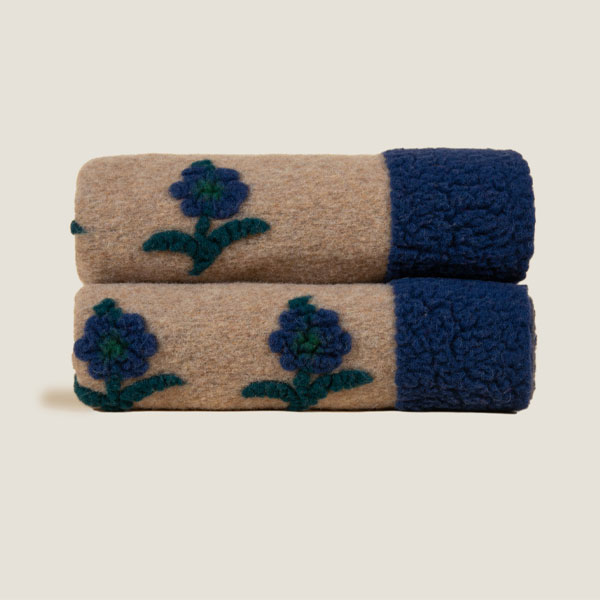 Daisy Blue | Ullpledd fra Frati Home