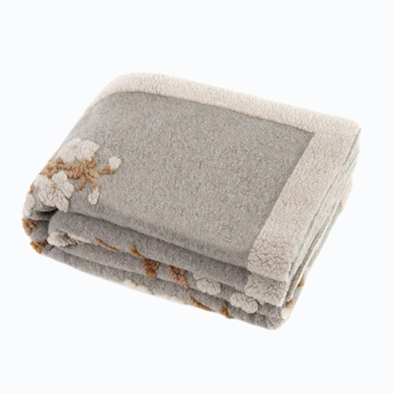 HAPPY DEER pledd fra frati home-tekstil-ullpledd-et hjem-produktbilde-1
