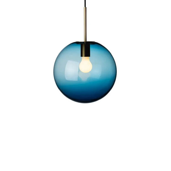 Arkivlampe 4014 300 mm i stålblå fra Hadeland glassverk med messing oppheng.