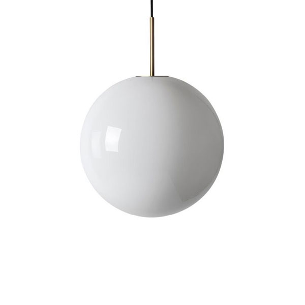Arkivlampe 4014 400 mm i hvit fra Hadeland glassverk med messing oppheng.
