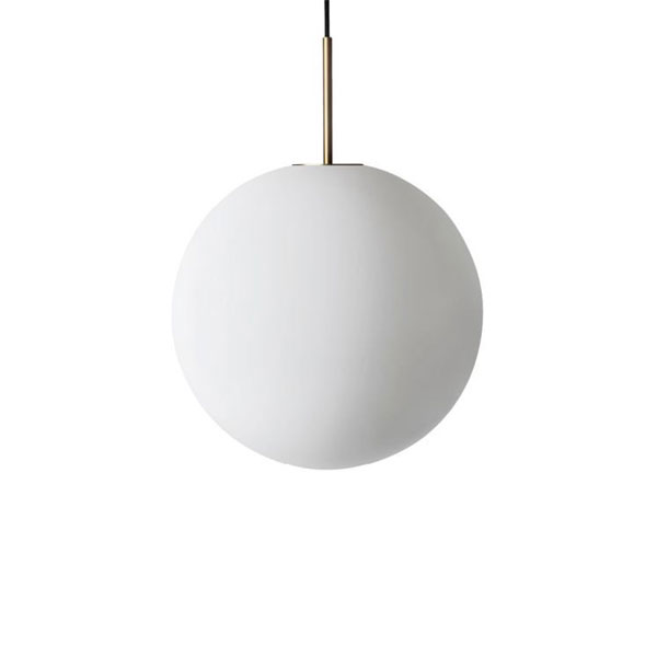 Arkivlampe 4014 400 mm i matt hvit fra Hadeland glassverk med messing oppheng.
