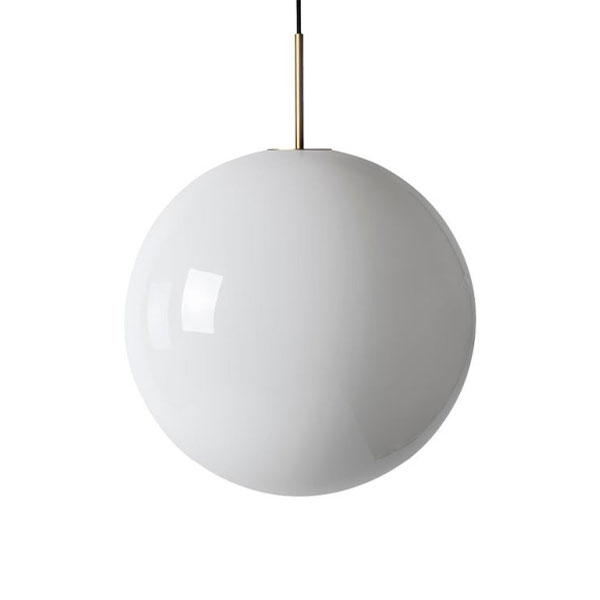 Arkivlampe 4014 500 mm i hvit fra Hadeland glassverk med messing oppheng.