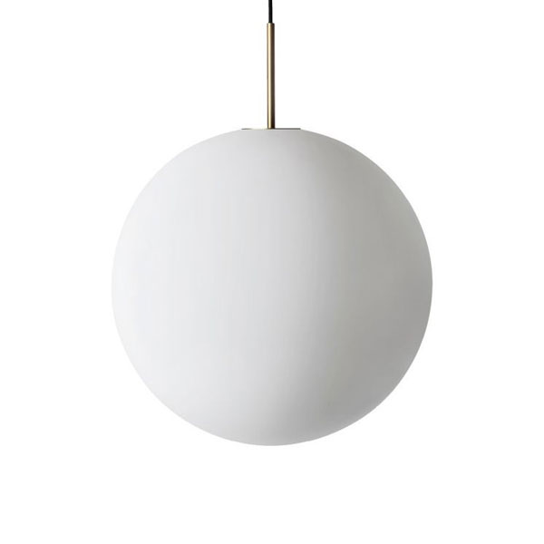 Arkivlampe 4014 500 mm i matt hvit fra Hadeland glassverk med messing oppheng.