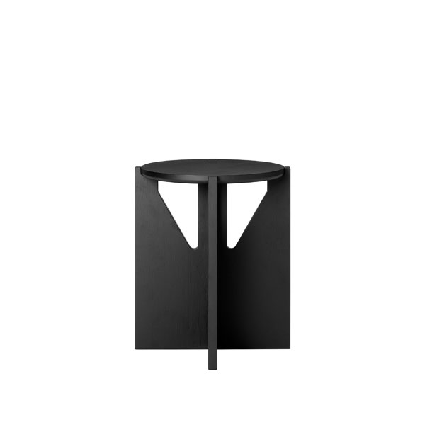 Simple sidebord Ø.36 i sortlakkert eik fra Kristina Dam Studio