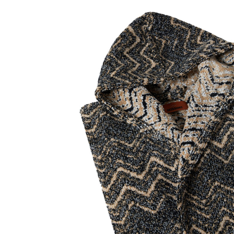 Missoni badekåpe i mønsteret og fargen axul 138 som går i mørkeblått, brun og beige