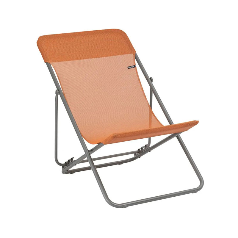 Lafuma solstol Maxi-Tansat i Orange. Lett stol som kan slås sammen. Fås hos Et Hjem