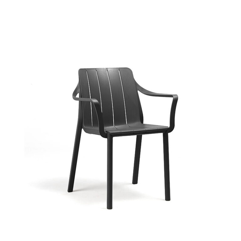 Tiberina spisestol med armlener fra Nardi i antracite Et Hjem