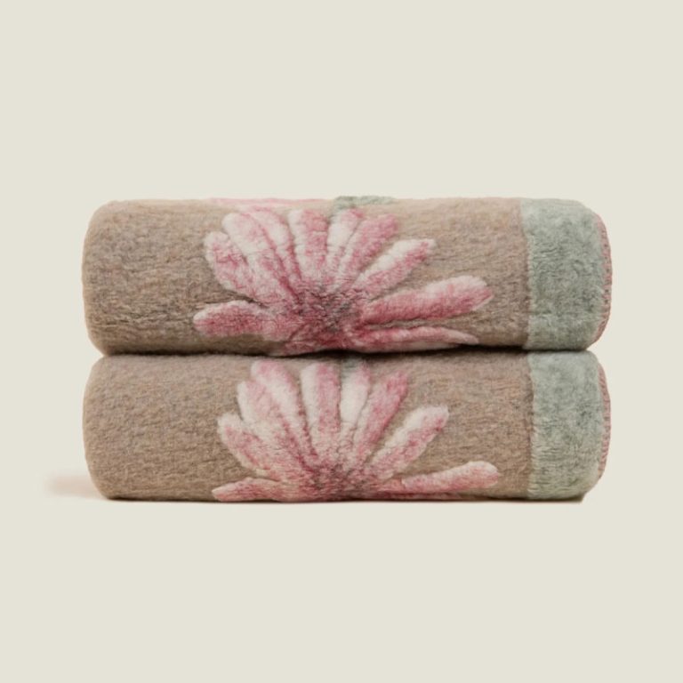 Cicoria pink ullpledd fra Frati Home