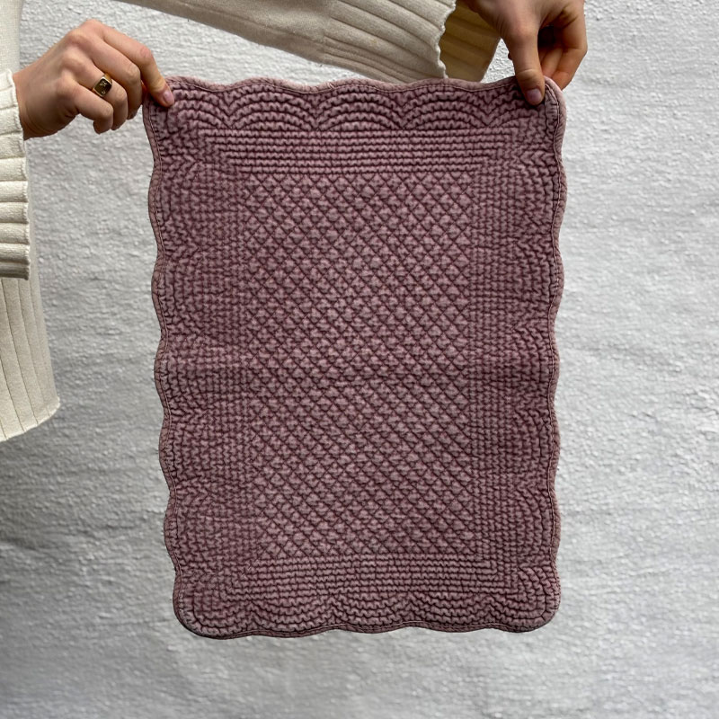 velur spisebrikker i dus rosa fra Anouska