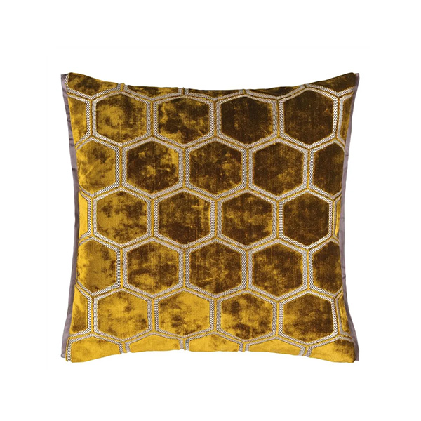 CCDG0814-Manipur Ochre pyntepute-Designers Guild-pute-tekstil-oker-et hjem
