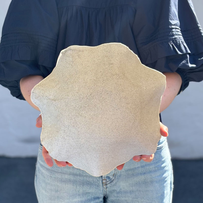 Clair fat 31,5 cm I beige fra olsson og jensen