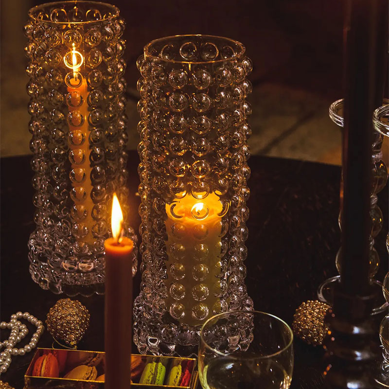 frey lysestake I glass med boblende design fra olsson og jensen