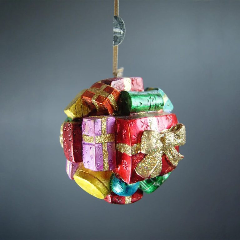 Juleornament | gaveball fra Filipiniana