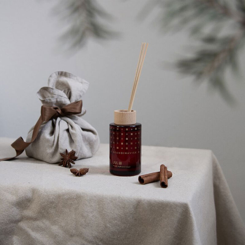 duftpinner i lukten av jul fra skandinavisk