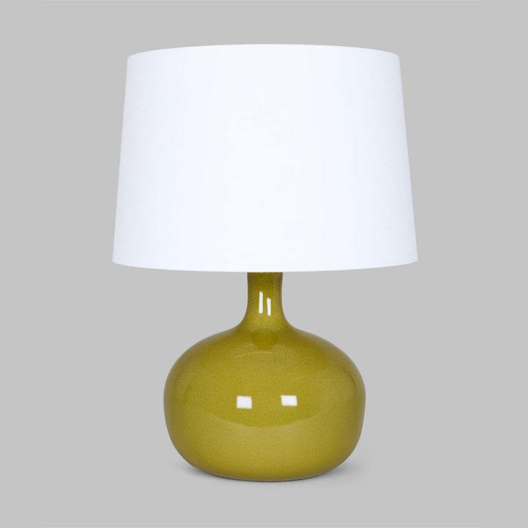 Westbourne bordlampe med glasert fot i olivengrønn med lys skjerm