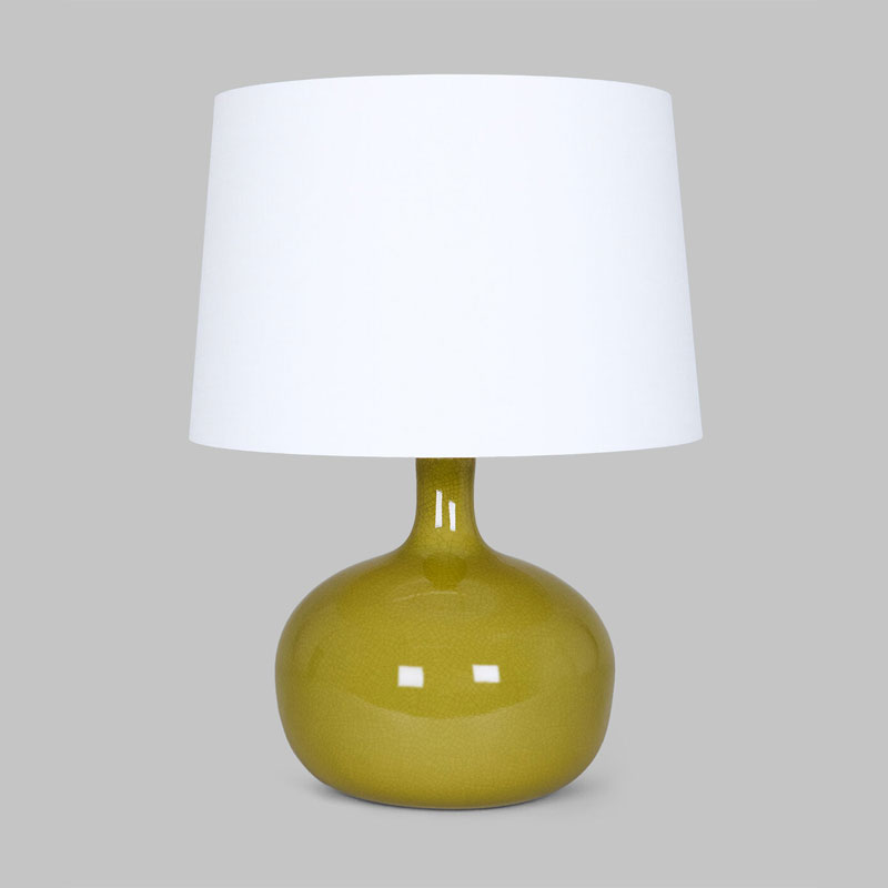 Westbourne bordlampe med glasert fot i olivengrønn med lys skjerm