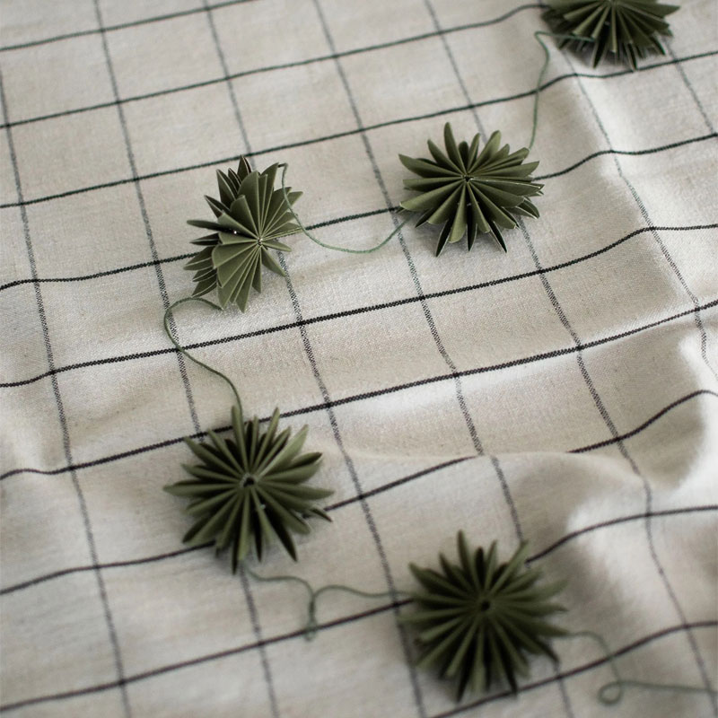 girlander med grønne snøfnugg fra dbkd