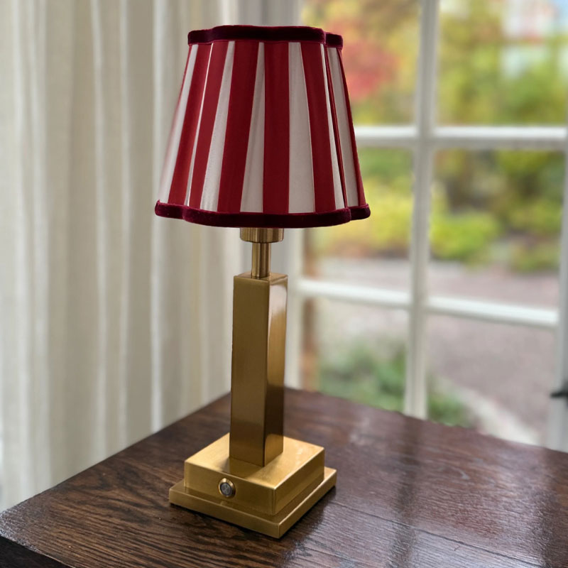 Athena slim messing lampefot fra Von Norten