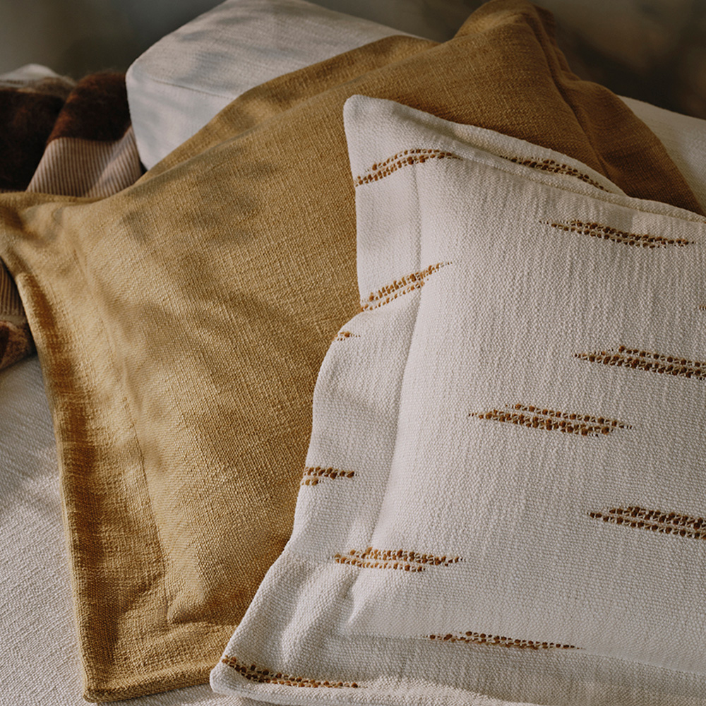 Larsen-tekstil-Polstring- Machu, ivory L9551-01 Puter- Misti, gold L9550-02, Machu, honey L9551-03