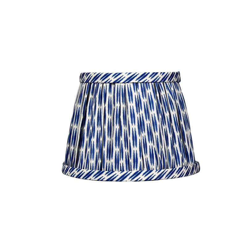 blå ikat lampeskjerm i blått og hvitt fra von norten