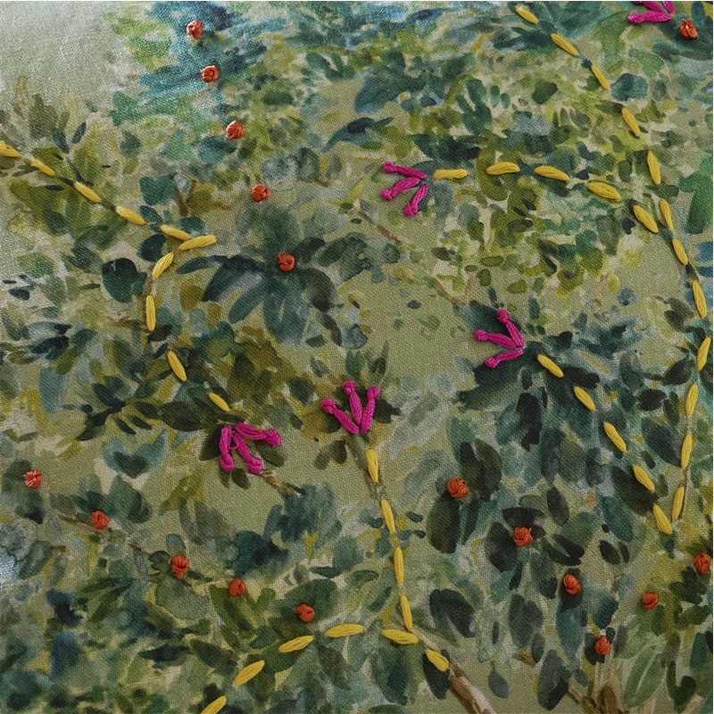 bosquet sausage forest pute I grønn med tremotiv fra designers guild