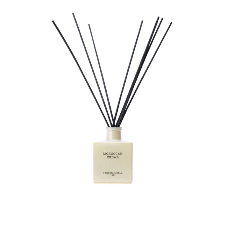 duftpinner 100 ml i kremhvit beholder i duften Moroccan Cedar