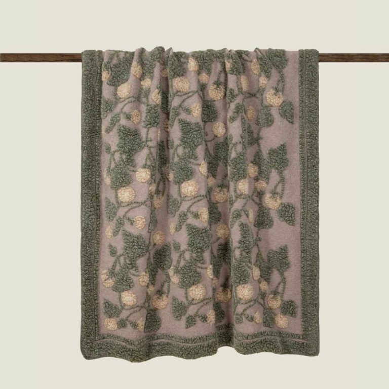harmony green ullpledd fra Frati Home