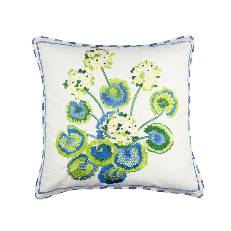 primevere cobalt pute med broderier fra designers guild