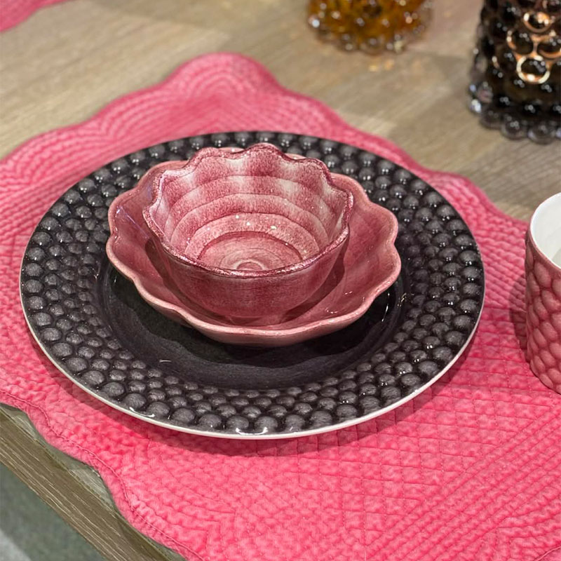 spisebrikker i rosa velur fra Anouska