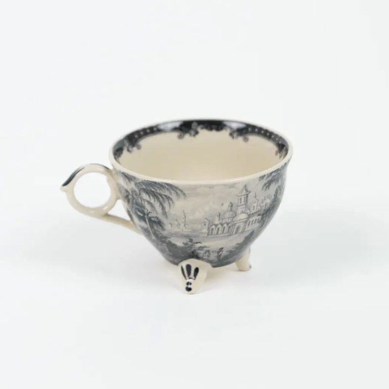 Estelle kopp i svart fra olsson og jensen