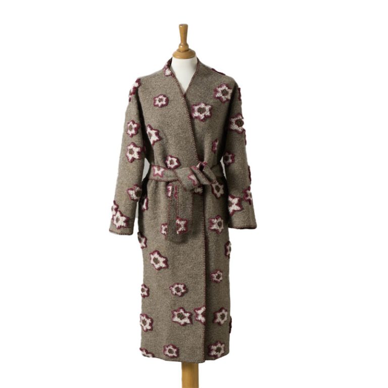 Cardigan i ull med blomstermotiv fra Kitty Sablu
