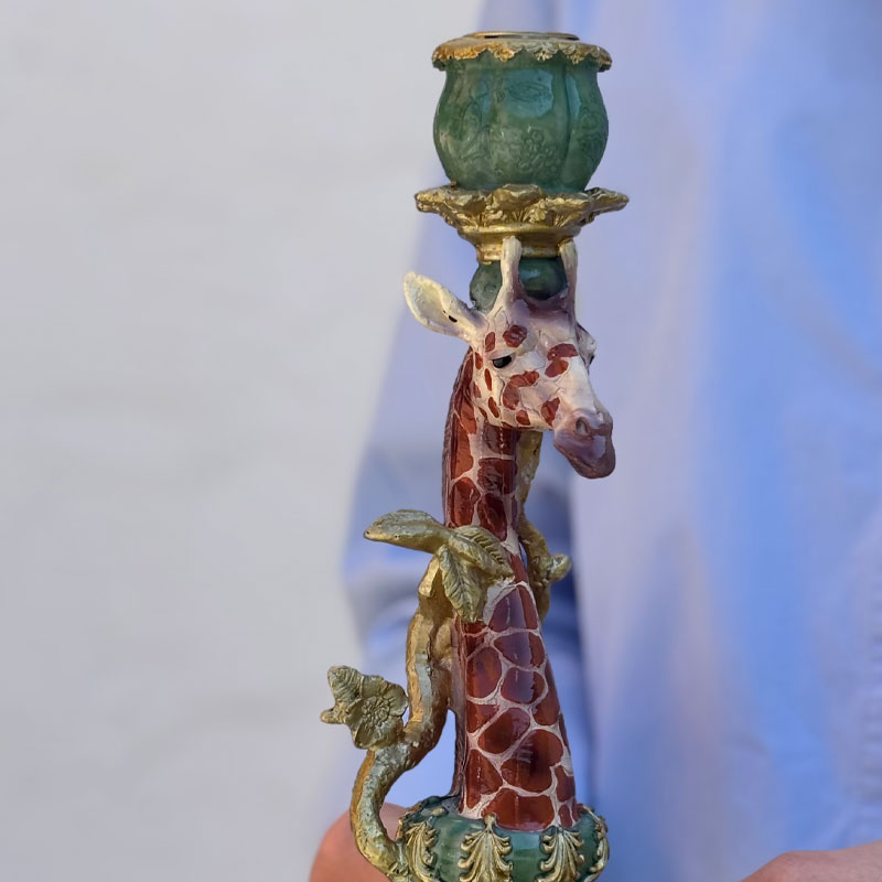 Lysestake giraff i grønt fra Alot