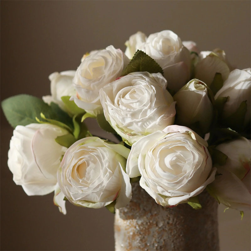 mini rose blomsterbukett i hvitt fra botane