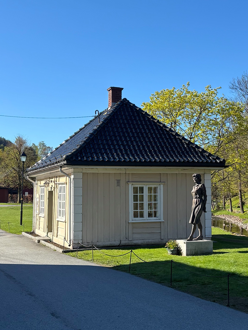 Innredet portnerstuen på Bærums Verk-20