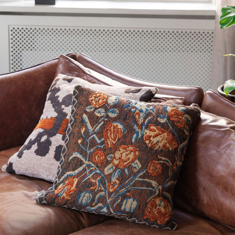 Anniken flower I rust og blue I 50x50 cm fra Kitty Sablu