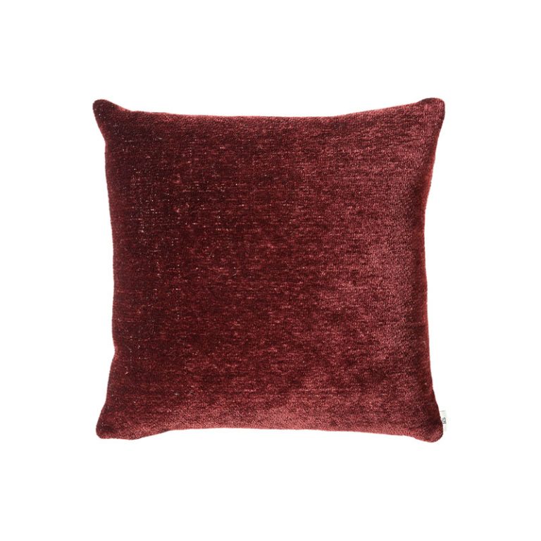 Ari chenille fringe pute i dyp burgunder fra kitty sablu